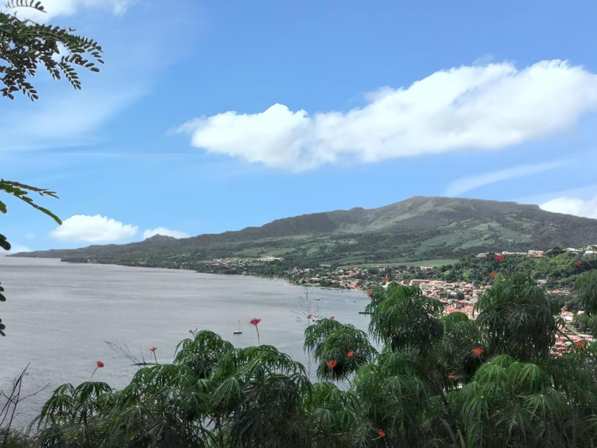 Maison De Charme A Saint-Pierre Avec Vue Sur Mer Et Montagne Εξωτερικό φωτογραφία