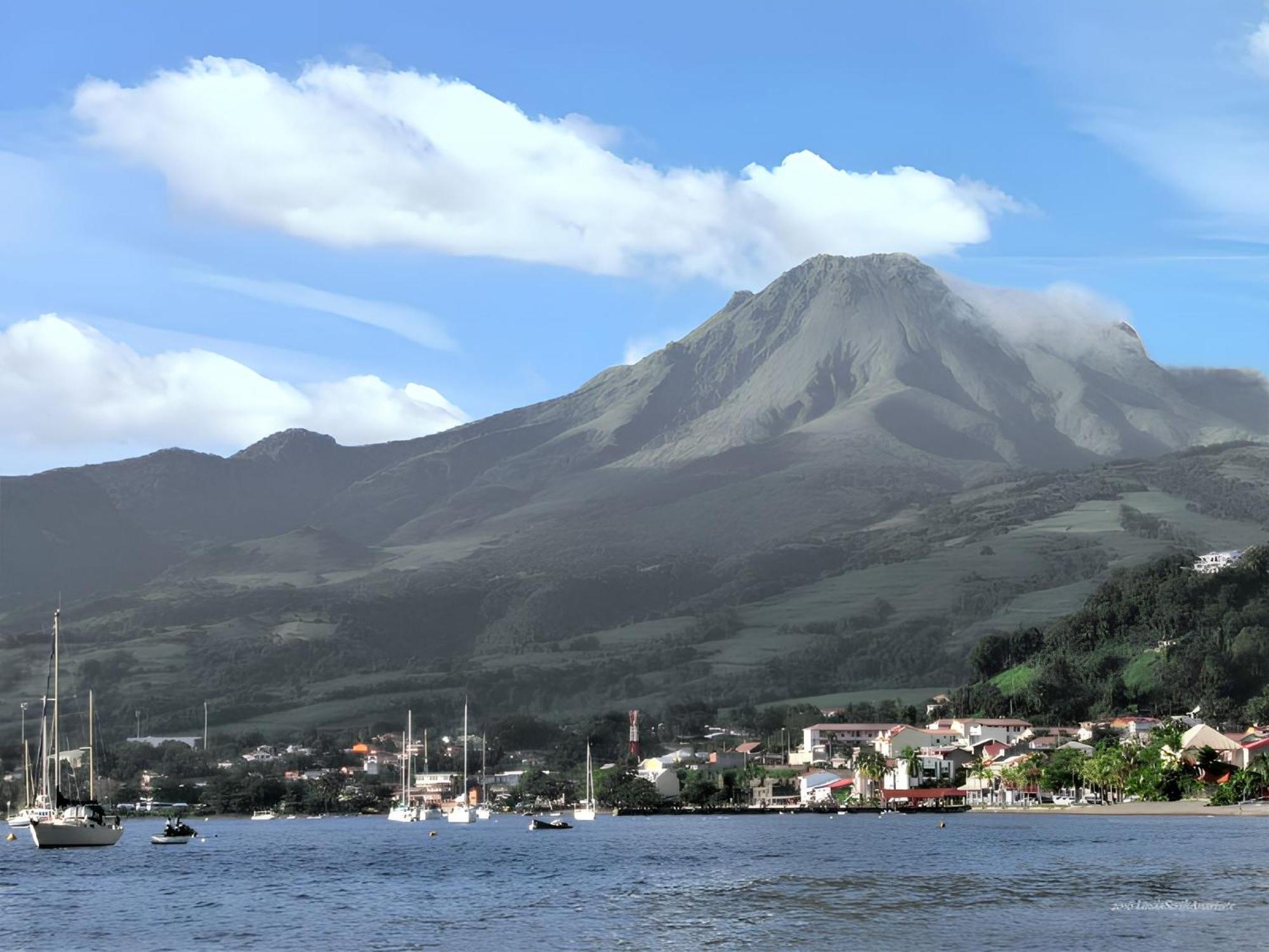 Maison De Charme A Saint-Pierre Avec Vue Sur Mer Et Montagne Εξωτερικό φωτογραφία